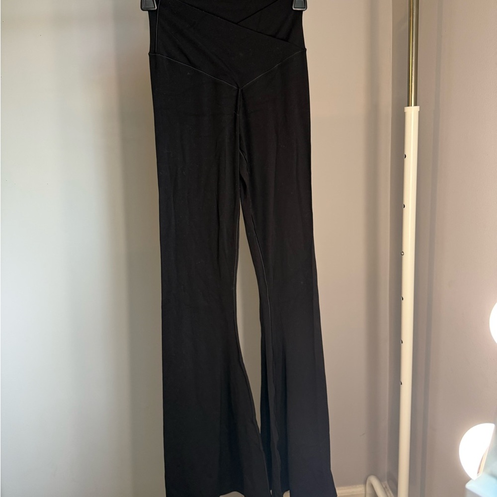 Women's Offline by Aerie Real Me High Waisted Crossover Flare Legging Size M